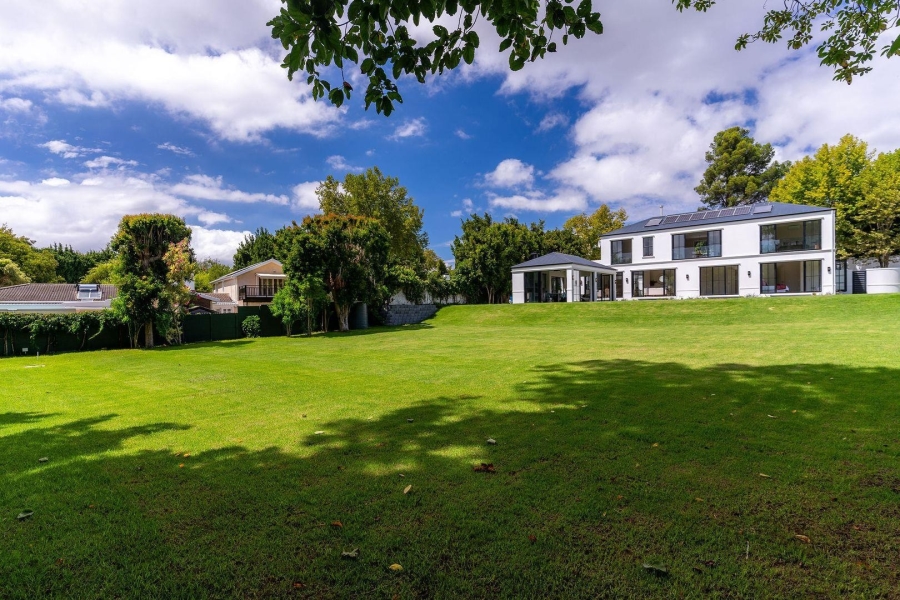 5 Bedroom Property for Sale in Constantia Western Cape